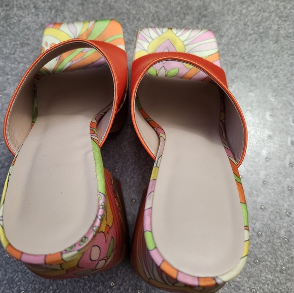 Multi color Heels - Picture 8 of 9